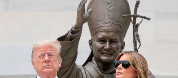 U.S. President Donald Trump and first lady Melania Trump pose during a visit to the Saint John Paul II National Shrine in Washington, U.S., June 2, 2020 U.S. President Donald Trump and first lady Melania Trump pose during a visit to the Saint John Paul II National Shrine in Washington, U.S., June 2, 2020 - Sputnik International