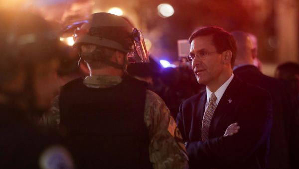 U.S. Defense Secretary Mark Esper talks to a member of DC National Guard, in Washington, D.C., U.S., June 1, 2020 - Sputnik International