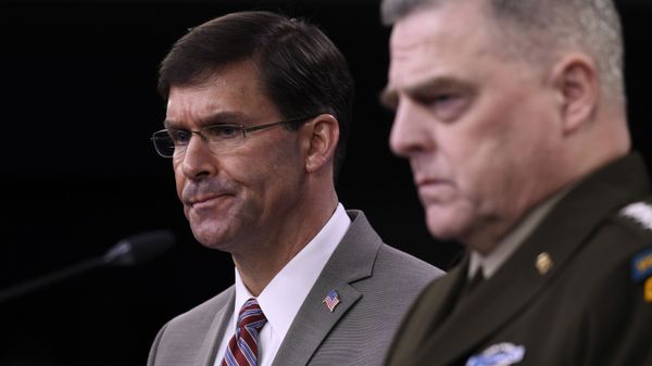 Defense Secretary Mark Esper, left, and Chairman of the Joint Chiefs of Staff Army Gen. Mark Milley, right, during a briefing at the Pentagon in Washington, Monday, March 2, 2020. ( - Sputnik International