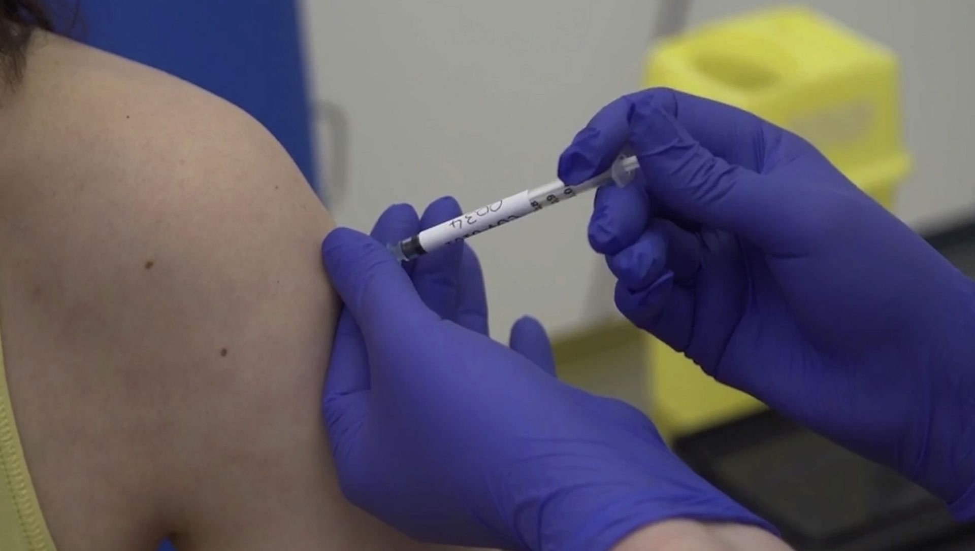 Screen grab taken from video issued by Britain's Oxford University, showing microbiologist Elisa Granato, being injected as part of the first human trials in the UK for a potential coronavirus vaccine, untaken by Oxford University, England, Thursday April 23, 2020 Screen grab taken from video issued by Britain's Oxford University, showing microbiologist Elisa Granato, being injected as part of the first human trials in the UK for a potential coronavirus vaccine, untaken by Oxford University, England, Thursday April 23, 2020 - Sputnik International, 1920, 01.03.2021
