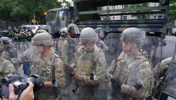 Police officers in Washington DC on 3 June 2020 - Sputnik International