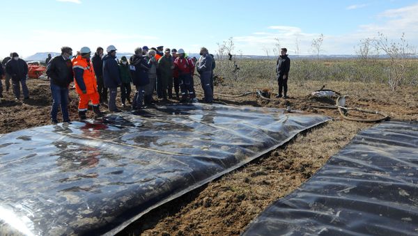 Oil spill response in Norilsk - Sputnik International