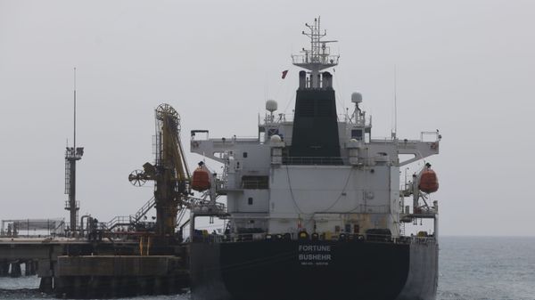 Iranian oil tanker Fortune is anchored at the dock of the El Palito refinery near Puerto Cabello, Venezuela, Monday, May 25, 2020. - Sputnik International