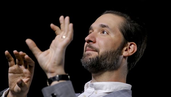In this Tuesday Feb. 19, 2019, photo Alexis Ohanian, founder of the social media company Reddit, speaks during an interview in New York. Ohanian says he can't imagine how he and Serena Williams would have coped with a new baby if he had not been able to take leave from his job In this Tuesday Feb. 19, 2019, photo Alexis Ohanian, founder of the social media company Reddit, speaks during an interview in New York. Ohanian says he can't imagine how he and Serena Williams would have coped with a new baby if he had not been able to take leave from his job - Sputnik International