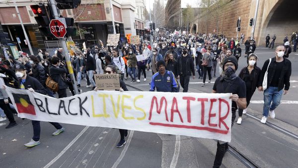 Protestors march in Sydney, Saturday, June 6, 2020, to support the cause of U.S. protests over the death of George Floyd. Black Lives Matter protests across Australia proceeded mostly peacefully as thousands of demonstrators in state capitals honored the memory of Floyd and protested the deaths of indigenous Australians in custody. Protestors march in Sydney, Saturday, June 6, 2020, to support the cause of U.S. protests over the death of George Floyd. Black Lives Matter protests across Australia proceeded mostly peacefully as thousands of demonstrators in state capitals honored the memory of Floyd and protested the deaths of indigenous Australians in custody. - Sputnik International