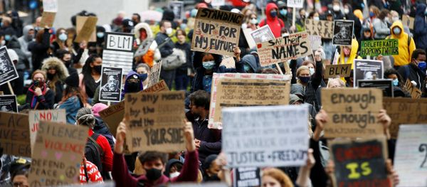 Demonstrators during a Black Lives Matter protest in Parliament Square - Sputnik International