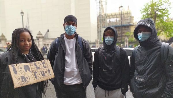 Saul, 17, student from north London (second from the left) Saul, 17, student from north London (second from the left) - Sputnik International