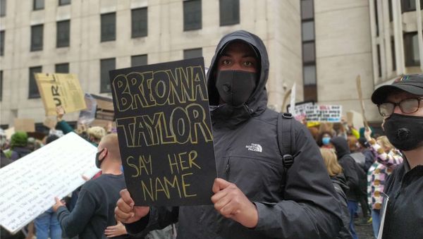 US citizen during a protest in London on 6 June 2020 US citizen during a protest in London on 6 June 2020 - Sputnik International