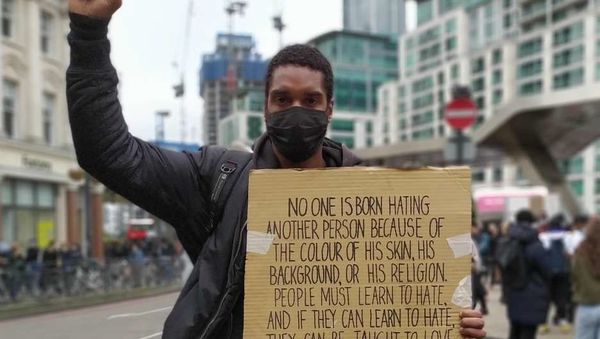 Protester in London Protester in London - Sputnik International