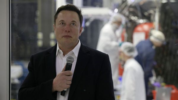 SpaceX chief engineer Elon Musk talks to the media in front of the Crew Dragon spacecraft about the progress to fly astronauts to and from the International Space Station, from American soil, as part of the agency's commercial crew program at SpaceX headquarters, in Hawthorne, Calif., Thursday, Oct. 10, 2019 - Sputnik International