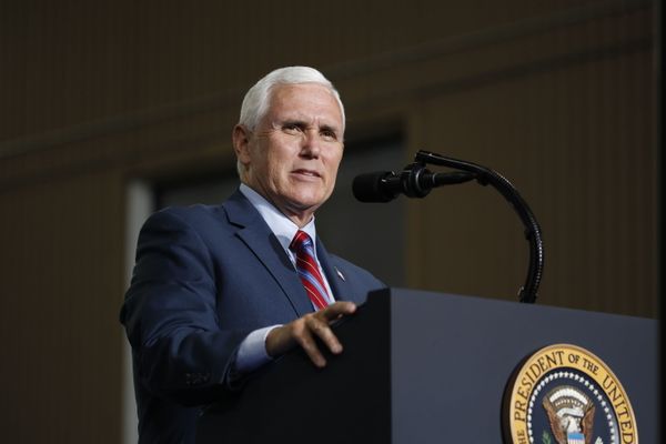 Chalk and Cheese: Why Pence-Harris Vice Presidential Debate Will Be Like No Other Chalk and Cheese: Why Pence-Harris Vice Presidential Debate Will Be Like No Other - Sputnik International