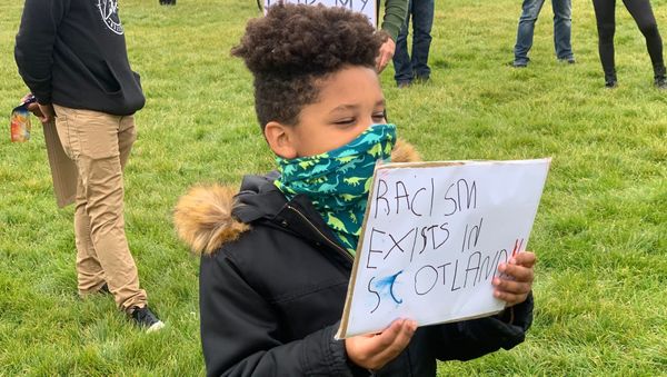 Young Protestors Turn out for Black Lives Matter Demonstration in Edinburgh Young Protestors Turn out for Black Lives Matter Demonstration in Edinburgh - Sputnik International