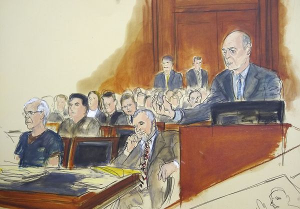 Jeffrey Epstein Was Extorted by Inmates, Abused by Guards, His Co-Prisoners Reportedly Claimed - Sputnik International
