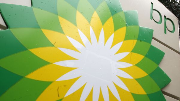 FILE - In this Oct. 25, 2007 file photo, the BP (British Petroleum) logo is seen at a gas station in Washington. BP will spend $7 billion to buy exploration rights to areas in the Gulf of Mexico, offshore Brazil and Canada owned by Devon Energy FILE - In this Oct. 25, 2007 file photo, the BP (British Petroleum) logo is seen at a gas station in Washington. BP will spend $7 billion to buy exploration rights to areas in the Gulf of Mexico, offshore Brazil and Canada owned by Devon Energy - Sputnik International