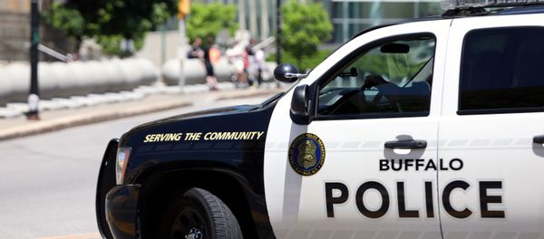 A view shows a Buffalo Police vehicle parked in front of the city hall before a protest against the death in Minneapolis police custody of George Floyd, in Niagara Square, in Buffalo, U.S., June 5, 2020 A view shows a Buffalo Police vehicle parked in front of the city hall before a protest against the death in Minneapolis police custody of George Floyd, in Niagara Square, in Buffalo, U.S., June 5, 2020 - Sputnik International