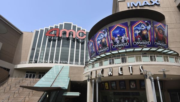 AMC Burbank 16 movie theatres complex in Burbank, California - Sputnik International