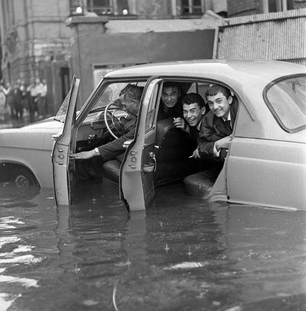 Vintage Photos of Soviet Streets on Rainy Days - Sputnik International