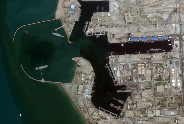 Photos: Iran’s Fake Aircraft Carrier Repaired, Ready for Target Practice as US Tensions Simmer - Sputnik International