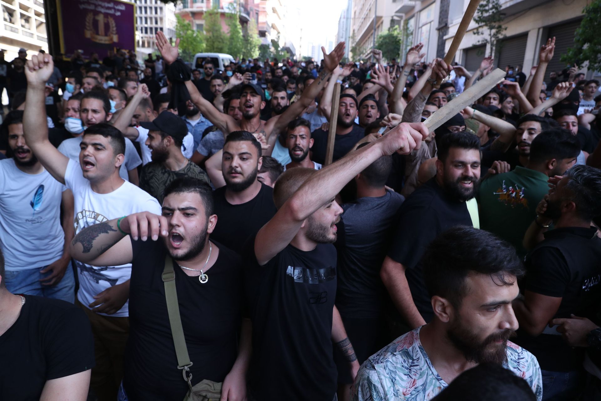 Shiite Hezbollah and Amal Movement groups in downtown Beirut Shiite Hezbollah and Amal Movement groups in downtown Beirut - Sputnik International, 1920, 14.10.2021