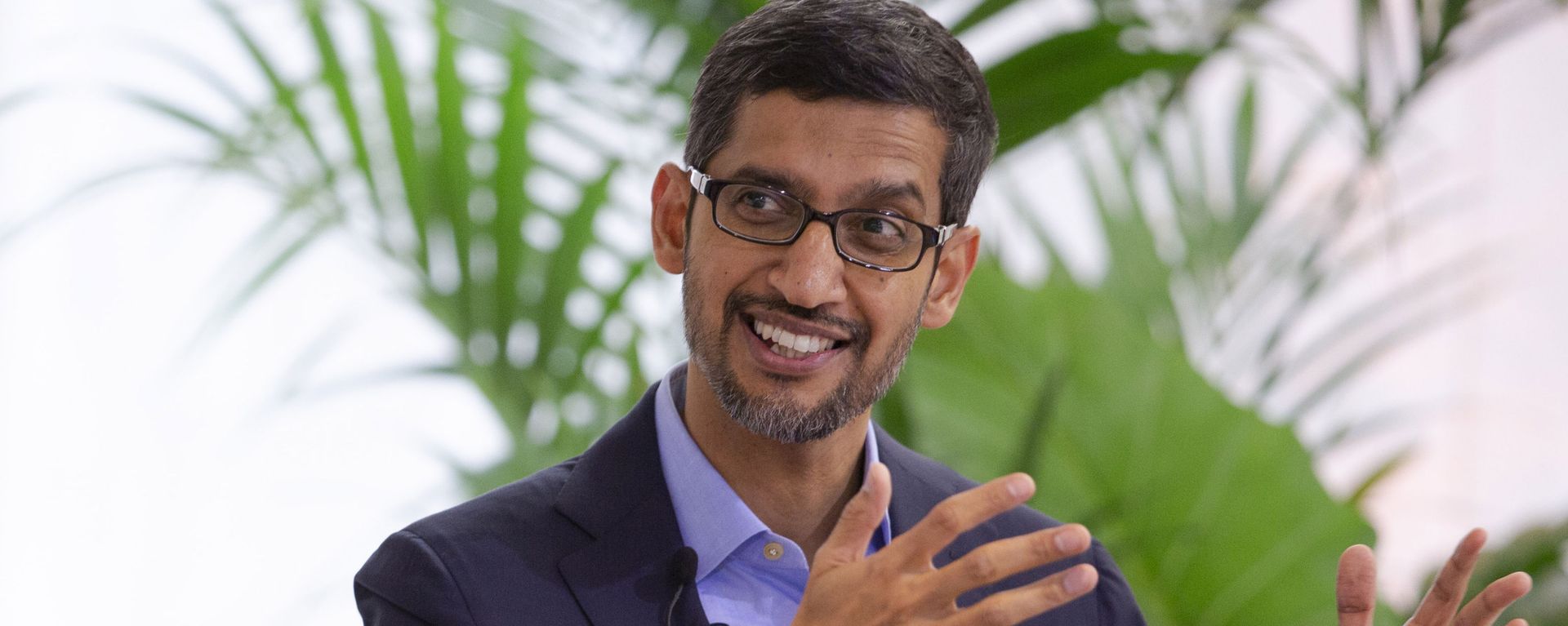 Google's chief executive Sundar Pichai addresses the audience during an event on artificial intelligence at the Square in Brussels, Monday, Jan. 20, 2020 Google's chief executive Sundar Pichai addresses the audience during an event on artificial intelligence at the Square in Brussels, Monday, Jan. 20, 2020 - Sputnik International, 1920, 11.12.2020
