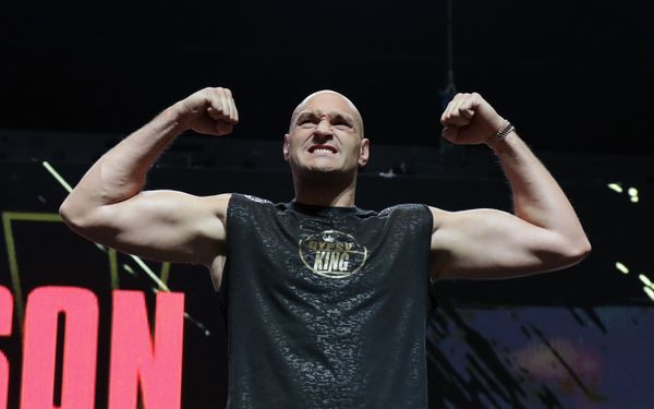 Boxing Fans Clamour for Anthony Joshua to Fight Tyson Fury but Will Deontay Wilder Step Aside? - Sputnik International