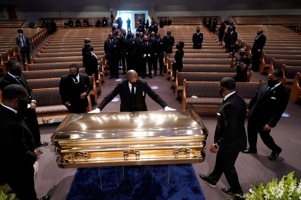 The casket of George Floyd is placed in the chapel during a funeral service for Floyd at the Fountain of Praise church, in Houston, Texas, U.S., June 9, 2020. The casket of George Floyd is placed in the chapel during a funeral service for Floyd at the Fountain of Praise church, in Houston, Texas, U.S., June 9, 2020. - Sputnik International
