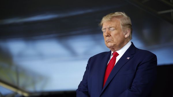 President Donald Trump prays during a commencement ceremony on the parade field, at the United States Military Academy in West Point, N.Y., Saturday, June 13, 2020 - Sputnik International
