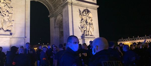 French police officers protest Castaner's statements on combating racism on 13 June - Sputnik International