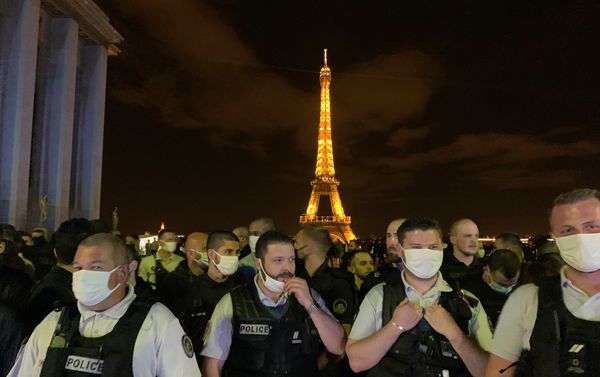 French police officers protest against government's statements on police on Place du Trocadero on 14 June 2020 French police officers protest against government's statements on police on Place du Trocadero on 14 June 2020 - Sputnik International
