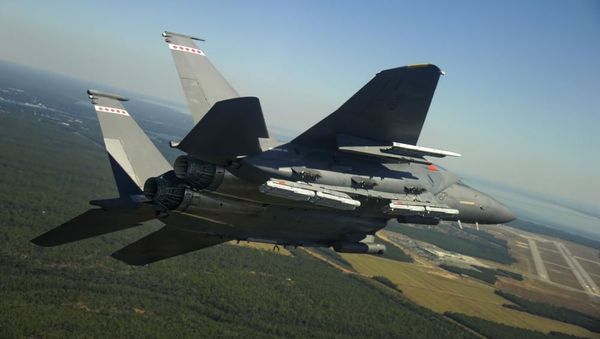 Raytheon's GBU-53 StormBreaker, better known as the Small Diameter Bomb II (SDB), loaded on a US Air Force F-15E Strike Eagle - Sputnik International