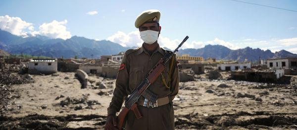 An Indian armed forces serviceman stands guard (File) - Sputnik International