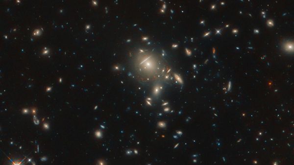 Seen here in incredible detail, thanks to the NASA/ESA Hubble Space Telescope, is the starburst galaxy formally known as PLCK G045.1+61.1. - Sputnik International
