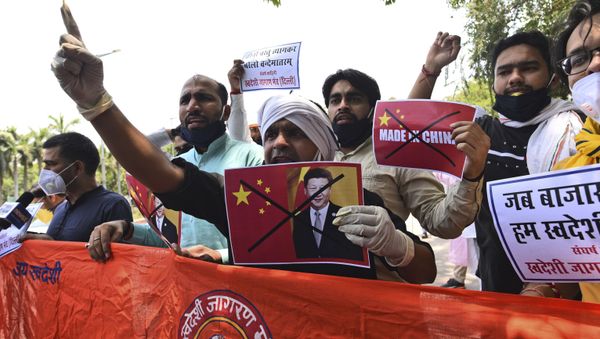 Activists of Swadeshi Jagran Manch shout slogans during a protest near the Chinese embassy in New Delhi, India, Wednesday, June 17, 2020 - Sputnik International