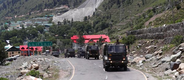 Indian army trucks move along a highway leading to Ladakh, at Gagangeer in Kashmir's Ganderbal district June 17, 2020 Indian army trucks move along a highway leading to Ladakh, at Gagangeer in Kashmir's Ganderbal district June 17, 2020 - Sputnik International