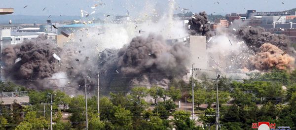A view of an explosion of a joint liaison office with South Korea in border town Kaesong, North Korea in this picture supplied by North Korea's Korean Central News Agency (KCNA) on June 16, 2020 A view of an explosion of a joint liaison office with South Korea in border town Kaesong, North Korea in this picture supplied by North Korea's Korean Central News Agency (KCNA) on June 16, 2020 - Sputnik International