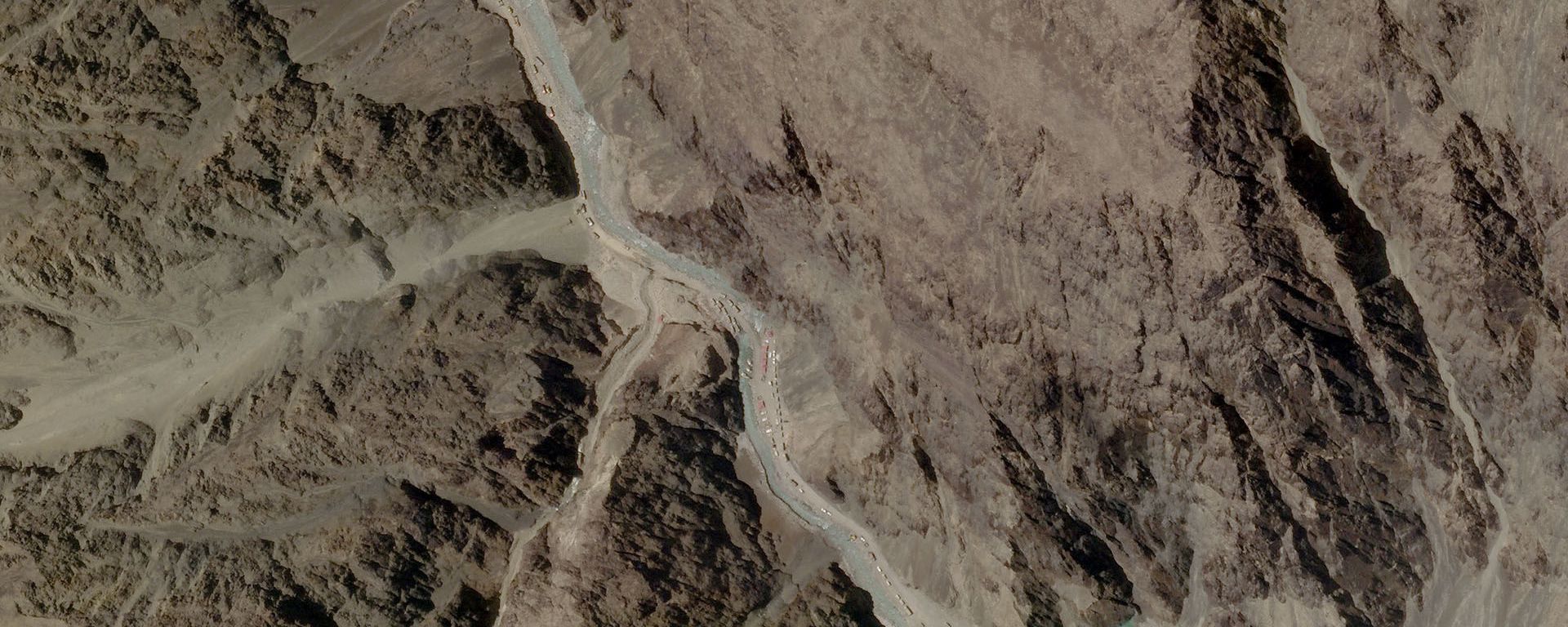 A satellite image taken over Galwan Valley in Ladakh, India, parts of which are contested with China A satellite image taken over Galwan Valley in Ladakh, India, parts of which are contested with China - Sputnik International, 1920, 14.06.2021