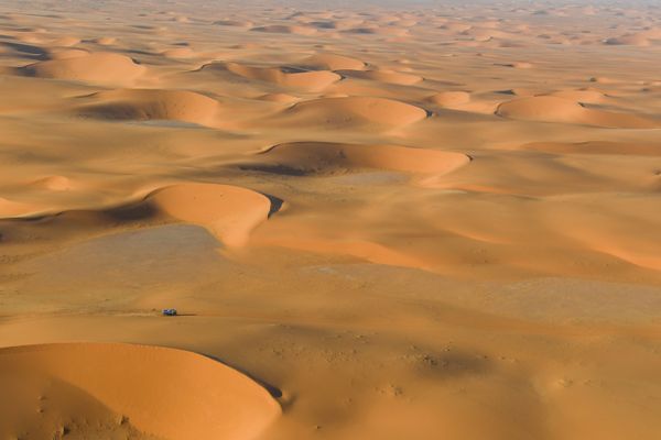 Dust Clouds and Vast Expanses: Deserts Capable of Engulfing Cities Dust Clouds and Vast Expanses: Deserts Capable of Engulfing Cities - Sputnik International