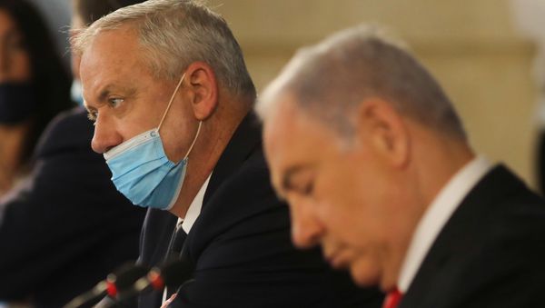 Israeli Prime Minister Benjamin Netanyahu and Alternate Prime Minister and Defence Minister Benny Gantz attend the weekly cabinet meeting in Jerusalem June 7, 2020.  - Sputnik International