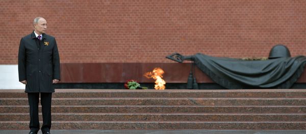 Russian President Vladimir Putin on the ceremony of laying flowers on the Unknown Soldier's Grave, Alexander Garden, 9 May 2020 Russian President Vladimir Putin on the ceremony of laying flowers on the Unknown Soldier's Grave, Alexander Garden, 9 May 2020 - Sputnik International