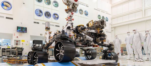In a clean room at NASA's Jet Propulsion Laboratory in Pasadena, California, engineers observe the first driving test for NASA's Mars 2020 rover (Perseverance) on 17 December 2019. In a clean room at NASA's Jet Propulsion Laboratory in Pasadena, California, engineers observe the first driving test for NASA's Mars 2020 rover (Perseverance) on 17 December 2019. - Sputnik International