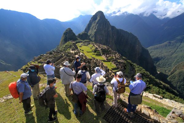 Members of a commission of authorities and experts led by Governor of Cusco Jean-Paul Benavente visit the Inca citadel of Machu Picchu on 12 June 2020, assessing the new health and distancing protocols in order to reopen it to the public on 1 July. - Sputnik International