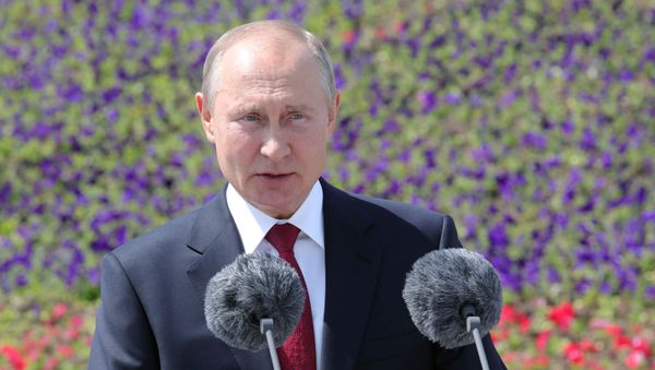 Russian President Vladimir Putin delivers a speech during an awards ceremony marking Russia Day in Moscow, Russia June 12, 2020. - Sputnik International