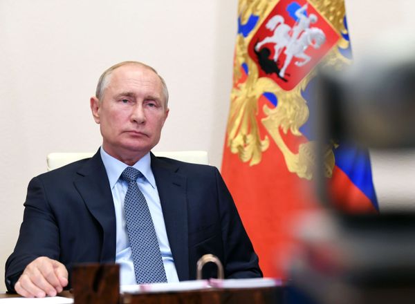 Putin's WWII Article: West's Historical Revisionism Aimed at Isolating Russia, Scholar Believes Putin's WWII Article: West's Historical Revisionism Aimed at Isolating Russia, Scholar Believes - Sputnik International