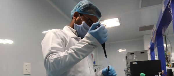 Researchers at Patanjali Pharmacy in Haridwar city, Uttarakhand State - Sputnik International