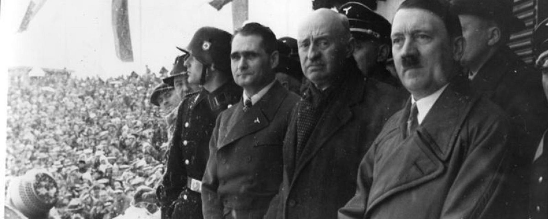 Rudolph Hess, Henri de Bayeux Latour and Adolf Hitler - Sputnik International, 1920, 28.06.2025