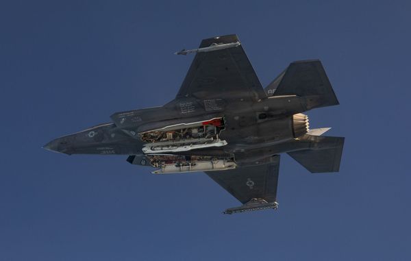 Photos: F-35A Tests Dropping Nuclear Bombs in Trove of Images Released by Pentagon - Sputnik International