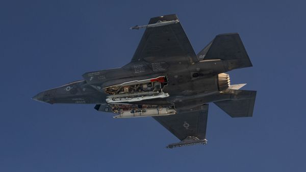 An F-35A releases ordnance during a dual capable aircraft (DCA) test flight in the skies above Edwards Air Force Base, California, on October 22, 2019. - Sputnik International