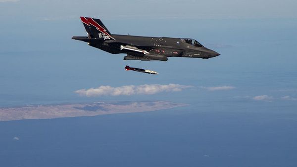 An F-35A releases ordnance during a dual capable aircraft (DCA) test flight in the skies above Edwards Air Force Base, California, on February 6, 2020. - Sputnik International