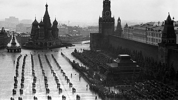 The first victory parade on Red Square on 24 June 1945. - Sputnik International