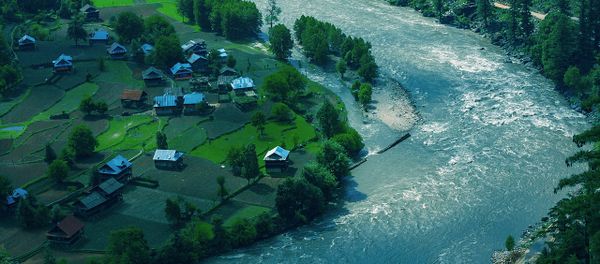  A view of Neelum River in Keran, Neelum Valley, where Indian Kashmir is on the left side while Pakistani Kashmir is on the right - Sputnik International